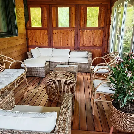 Toscane Avec Bain Nordique * 拉布雷斯